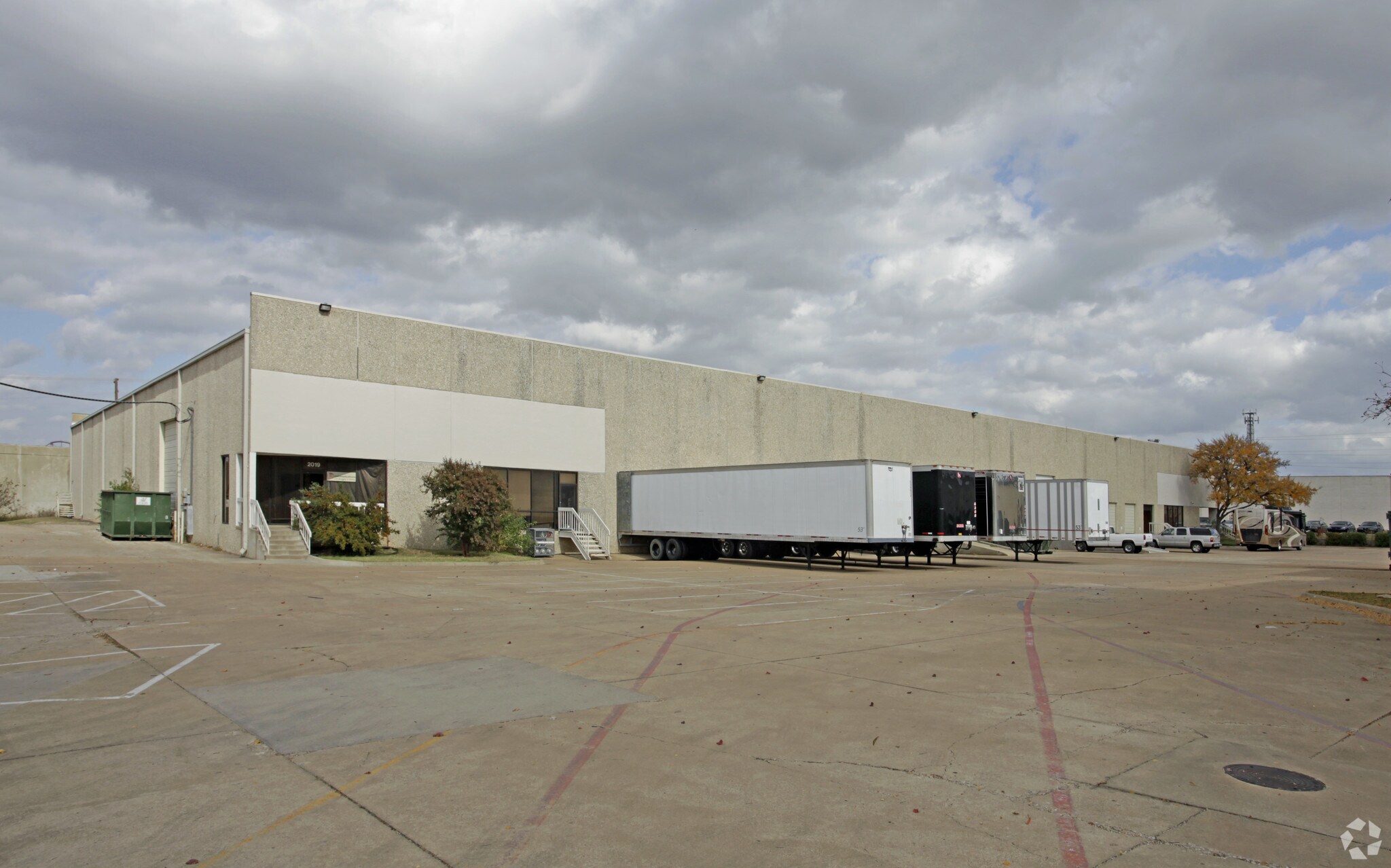 2019-2025 Meridian St, Arlington, TX à louer Photo de l’immeuble– Image 1 sur 12