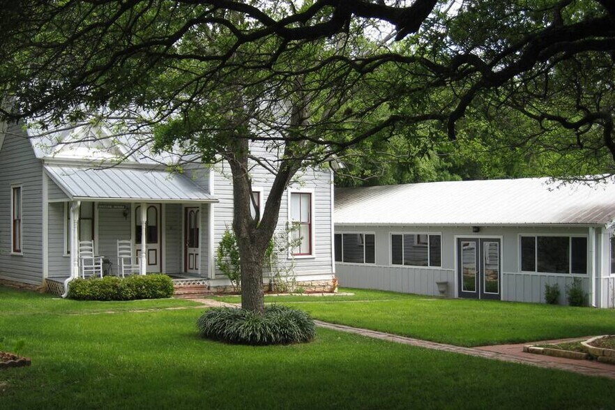 7 N Main St, Salado, TX à louer - Photo de l’immeuble – Image 3 sur 7