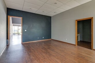 5411 Basswood Blvd, Fort Worth, TX à louer Photo intérieure– Image 2 sur 3