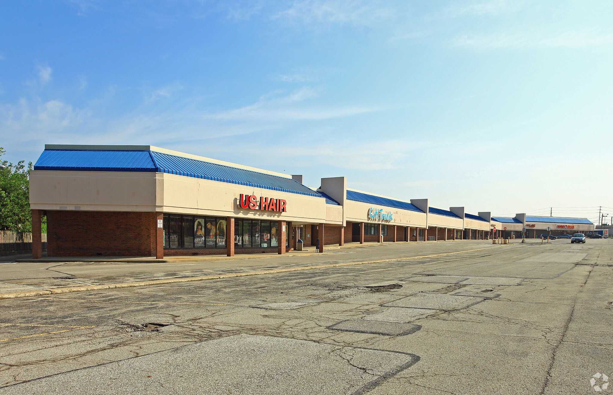 25801-25991 Euclid Ave, Euclid, OH à louer Photo principale– Image 1 sur 5