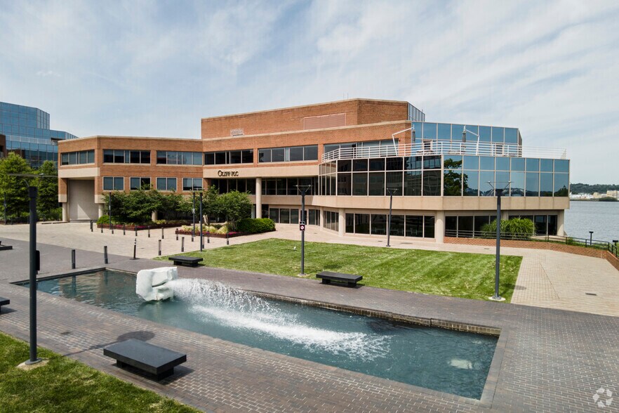 11 Canal Center Plz, Alexandria, VA à vendre - Photo principale – Image 1 sur 12