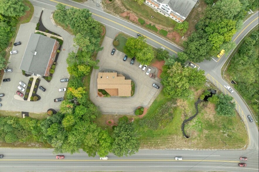 1 Buttrick Rd, Londonderry, NH à vendre - Photo de l’immeuble – Image 3 sur 10