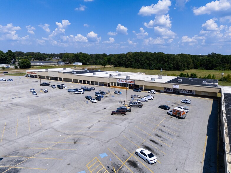 2210 N Central Ave, Humboldt, TN à louer - Photo principale – Image 1 sur 18