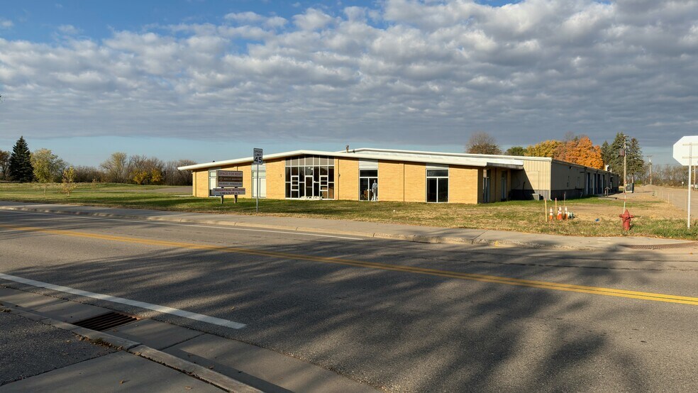 701-709 Jefferson Ave SW, Watertown, MN à louer - Photo de l’immeuble – Image 3 sur 18