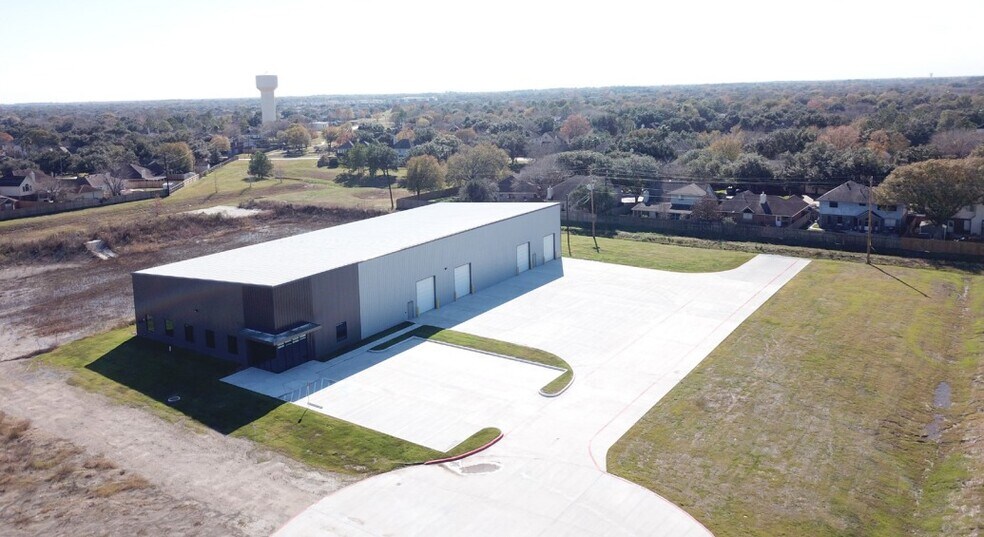 4401 Rex Rd, Friendswood, TX à vendre - Photo de l’immeuble – Image 2 sur 4