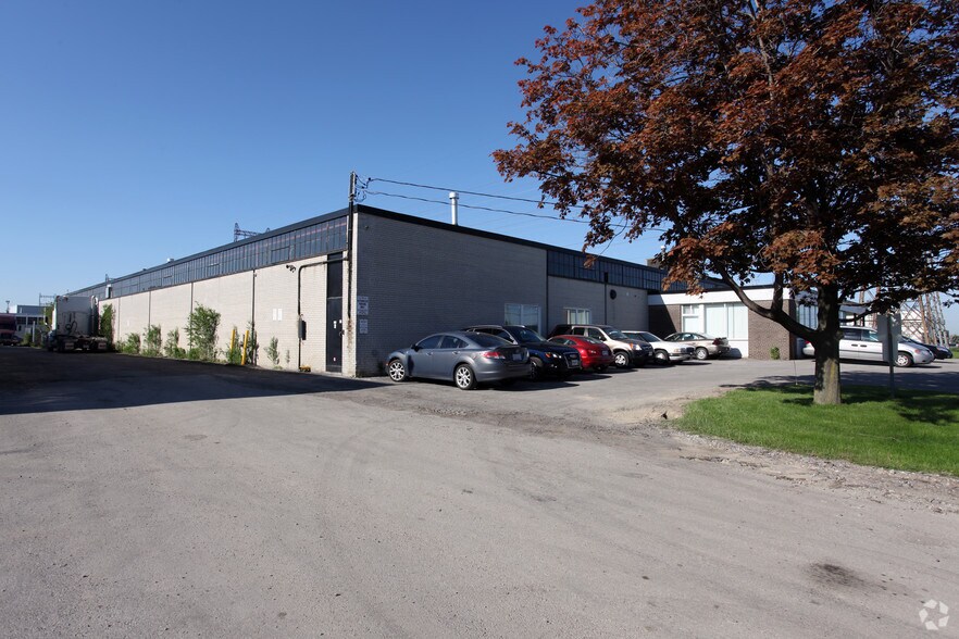 85 Vulcan St, Toronto, ON à louer - Photo de l’immeuble – Image 2 sur 2