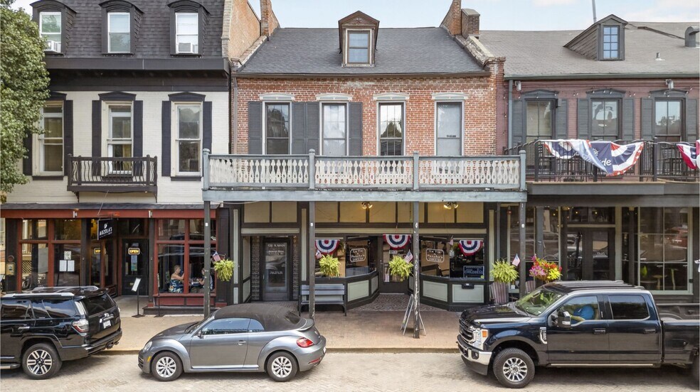138 N Main St, Saint Charles, MO à vendre - Photo principale – Image 1 sur 9
