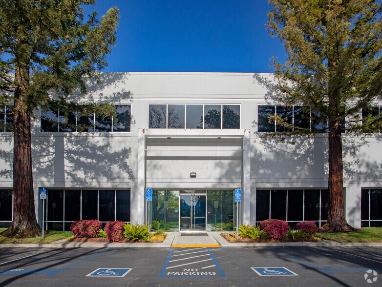 400 W California Ave, Sunnyvale, CA à louer - Photo de l’immeuble – Image 3 sur 14