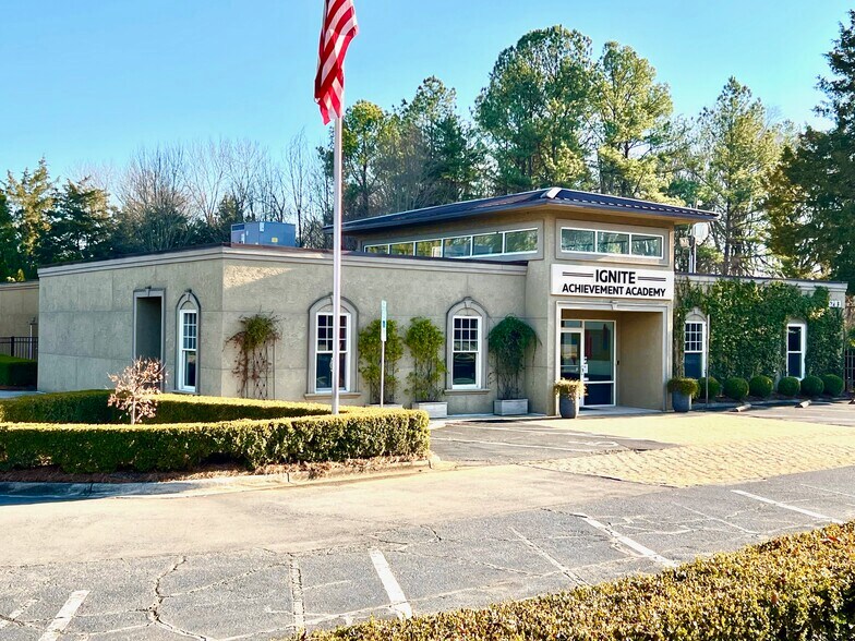 6203 Carmel Rd, Charlotte, NC à vendre - Photo de l’immeuble – Image 3 sur 5