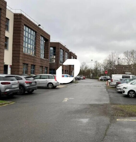 Bureau dans Villiers-sur-Marne à vendre - Photo de l’immeuble – Image 1 sur 5