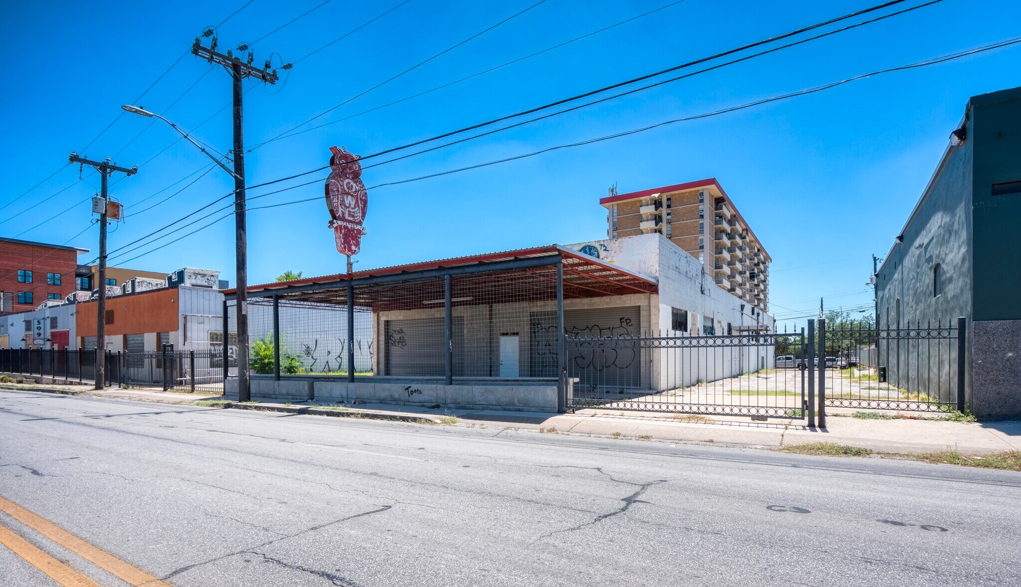 515 San Pedro Ave, San Antonio, TX à louer Photo de l’immeuble– Image 1 sur 7