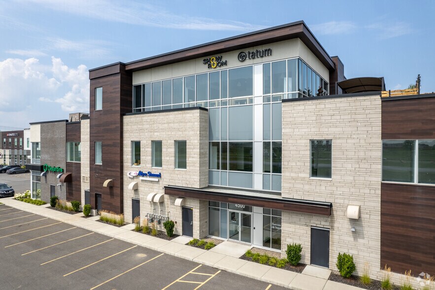4500 Ch Du Crépuscule, Saint-Mathieu-de-Beloeil, QC à louer - Photo de l’immeuble – Image 2 sur 4