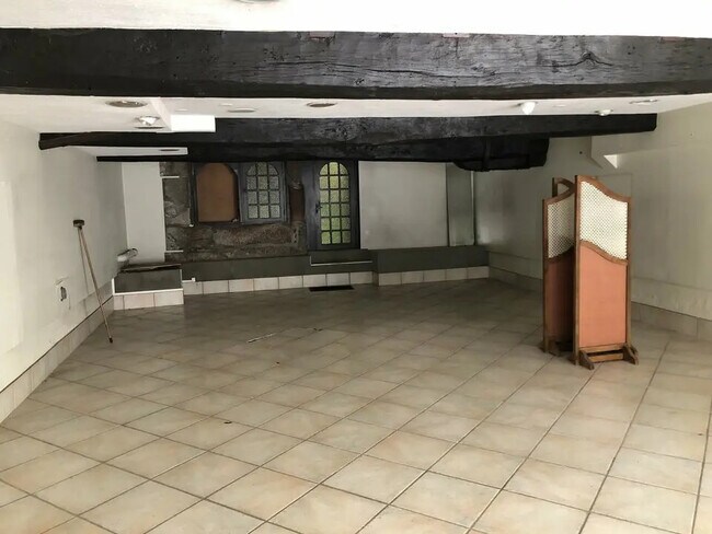 Plus de détails pour Local commercial à vendre