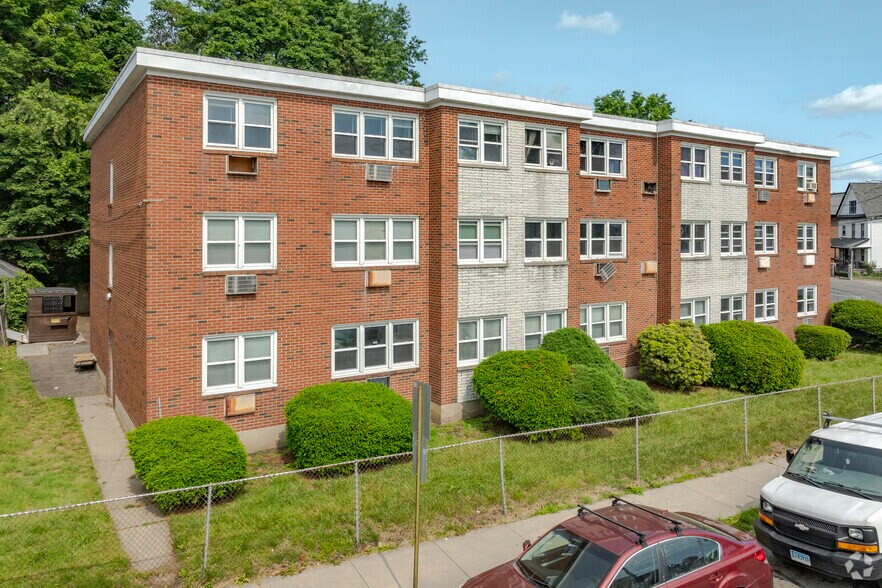 191 Oak St, Bridgeport, CT à vendre - Photo de l’immeuble – Image 1 sur 40