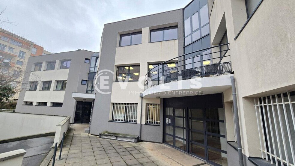 Bureau dans Clichy à vendre - Photo de l’immeuble – Image 1 sur 13
