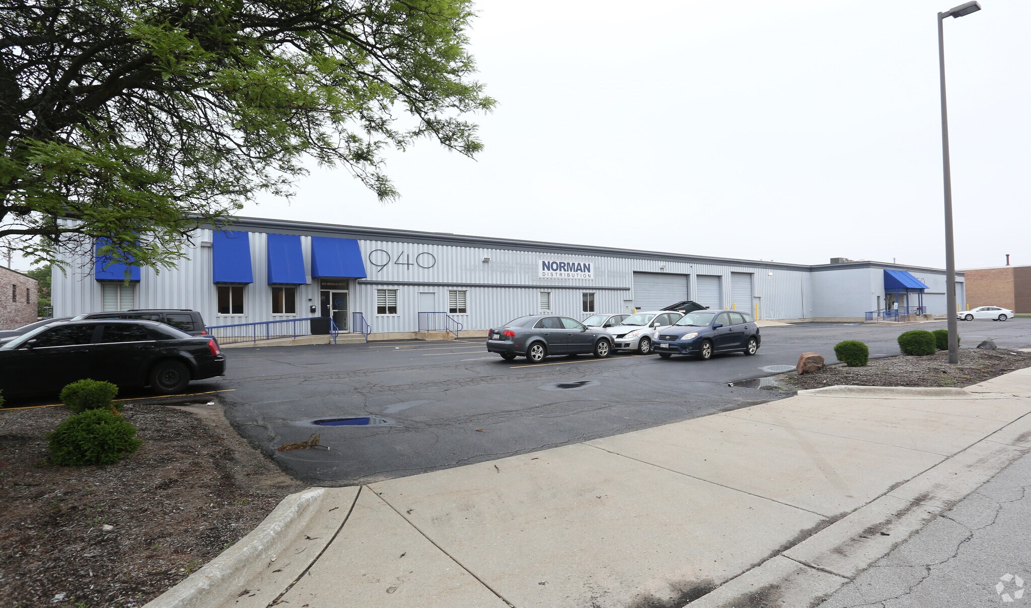 940-950 Greenleaf Ave, Elk Grove Village, IL à louer Photo principale– Image 1 sur 9