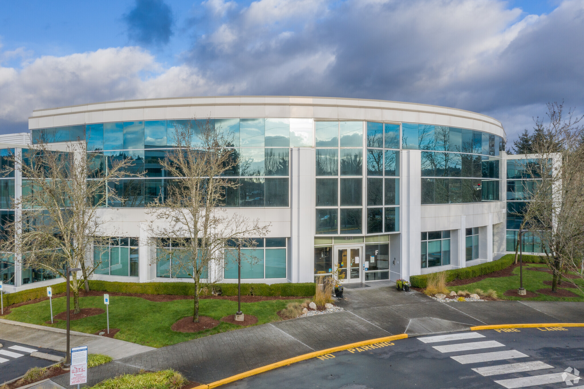 18700 NE Union Hill Rd, Redmond, WA à louer Photo principale– Image 1 sur 6