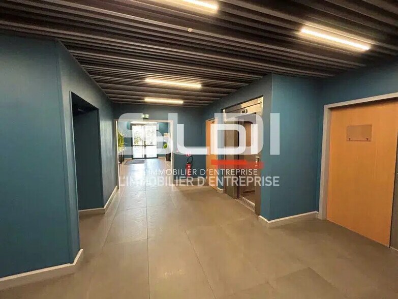 Rue Dellevaux, Champagne-au-Mont-d'Or à louer - Hall d’entrée – Image 2 sur 3