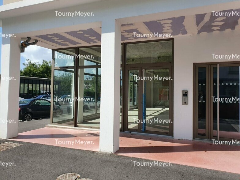 Bureaux/Local commercial dans Lorient à louer - Photo de l’immeuble – Image 3 sur 4
