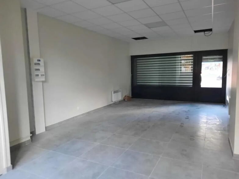 Local commercial dans Rouen à louer - Photo de l’immeuble – Image 3 sur 6