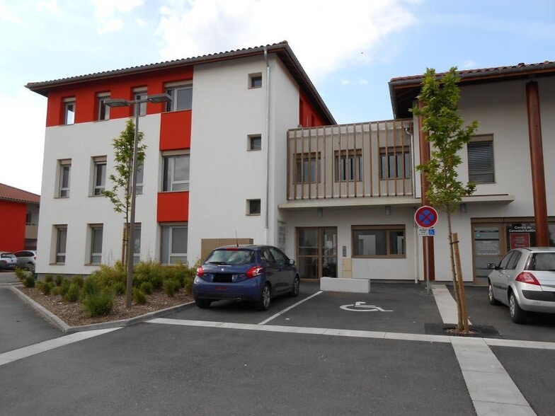 Local d’activités dans Heyrieux à louer - Photo de l’immeuble – Image 2 sur 6