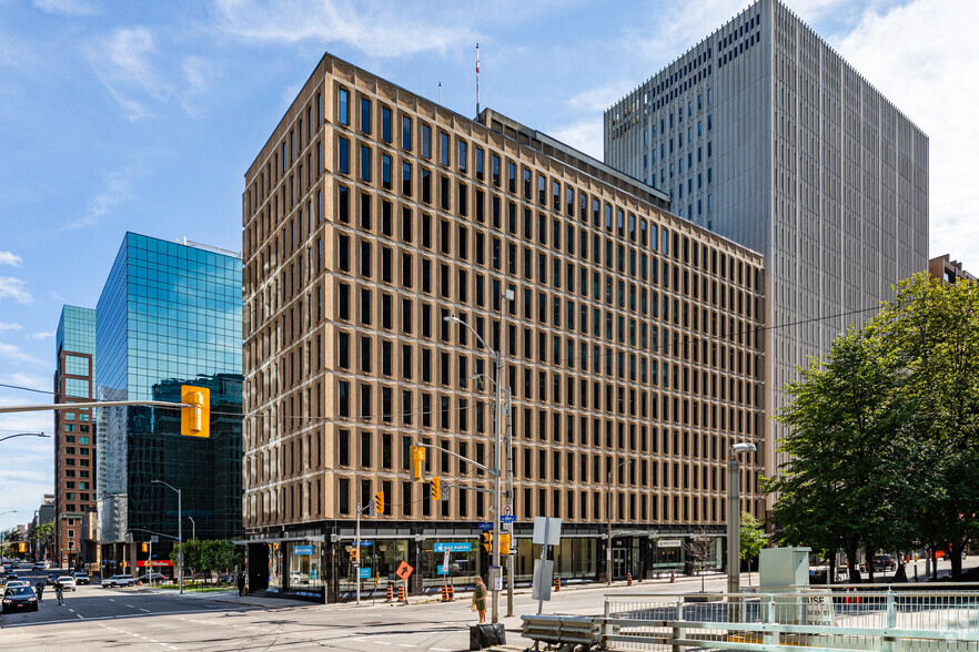116 Albert St, Ottawa, ON à louer - Photo de l’immeuble – Image 1 sur 5