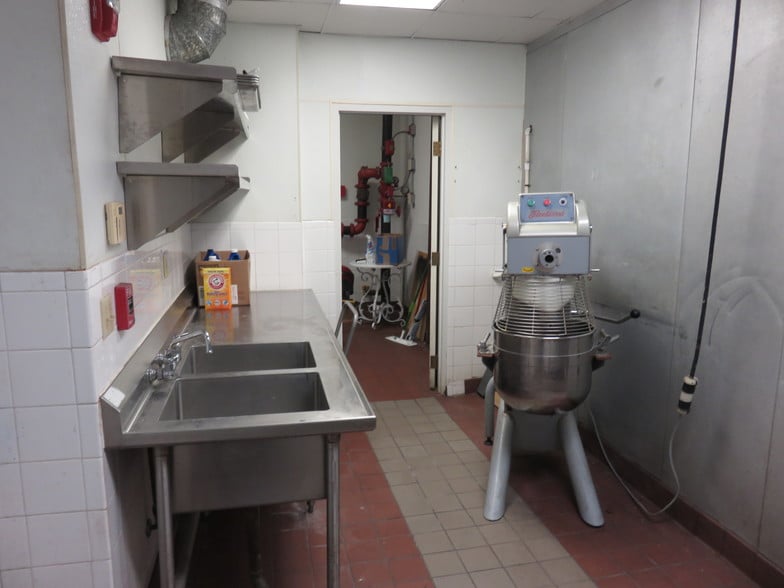 861 Ballough Rd, Daytona Beach, FL à louer - Photo intérieure – Image 3 sur 18
