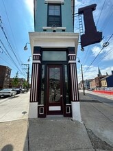 1822 Vine St, Cincinnati, OH à louer Photo intérieure– Image 2 sur 6