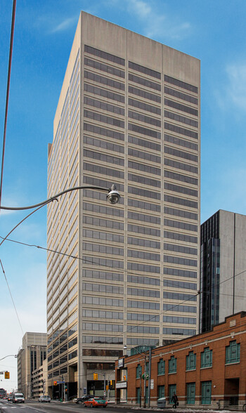 180 Dundas St W, Toronto, ON à louer - Photo de l’immeuble – Image 1 sur 24