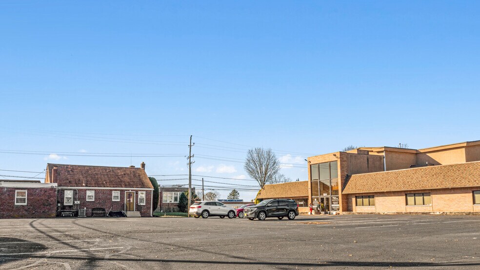 501 Street Rd, Southampton, PA à vendre - Photo de l’immeuble – Image 2 sur 8