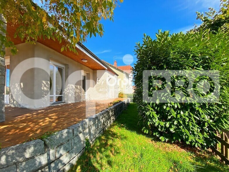 Bureau dans Montluçon à vendre - Photo de l’immeuble – Image 3 sur 12