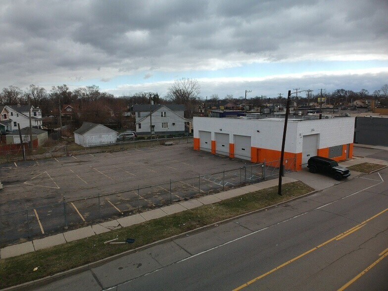 17154-17196 Conant St, Hamtramck, MI à louer - Photo principale – Image 1 sur 7