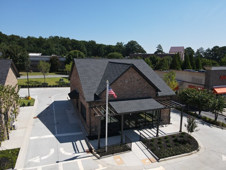 7804 McGinnis Ferry Road, Suwanee, GA à louer - Photo de l’immeuble – Image 2 sur 5