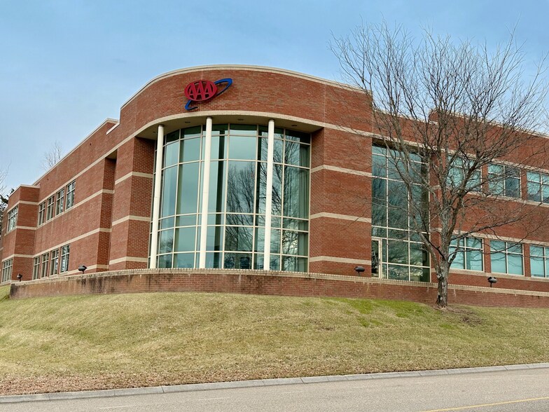 110 Capital Dr, Knoxville, TN à louer - Photo de l’immeuble – Image 3 sur 14