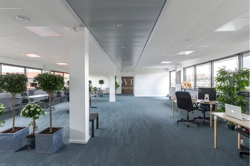 Bureau dans Ivry-sur-Seine à vendre - Photo de l’immeuble – Image 3 sur 9