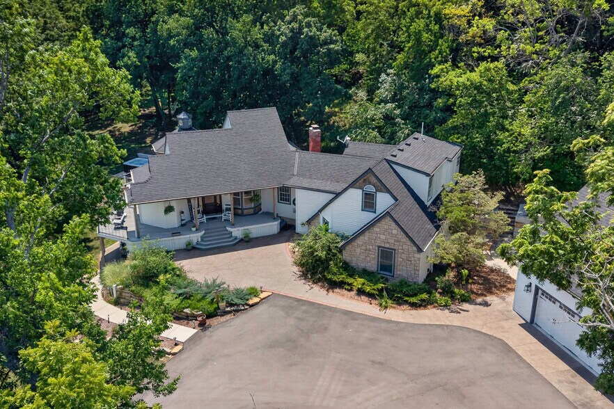 1558 N 600 Rd, Baldwin City, KS à vendre - Photo de l’immeuble – Image 2 sur 62