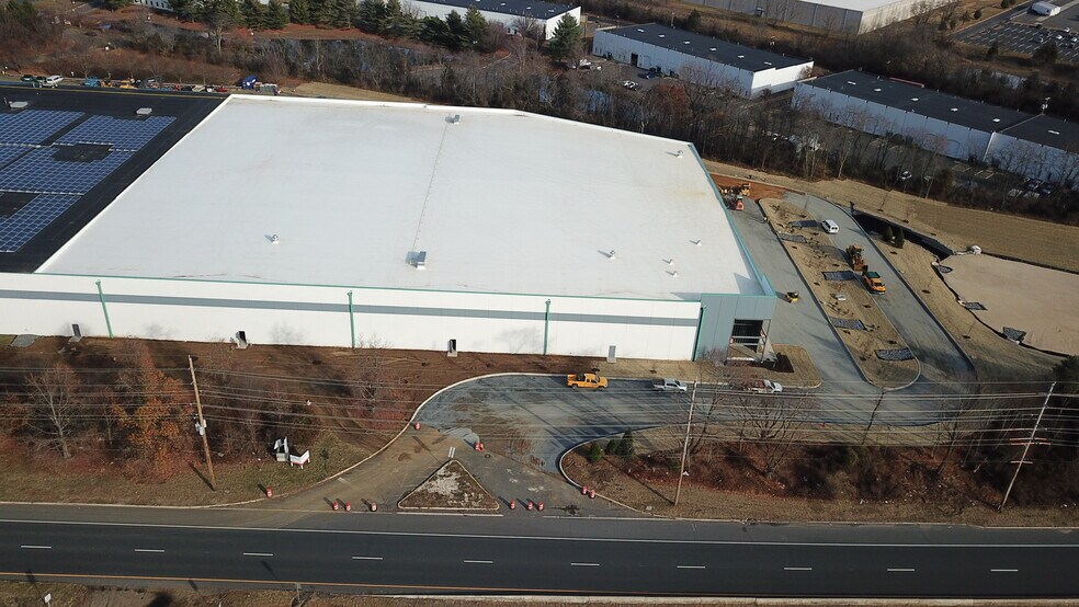 2344 Route 130, South Brunswick, NJ à louer - Photo de l’immeuble – Image 3 sur 4