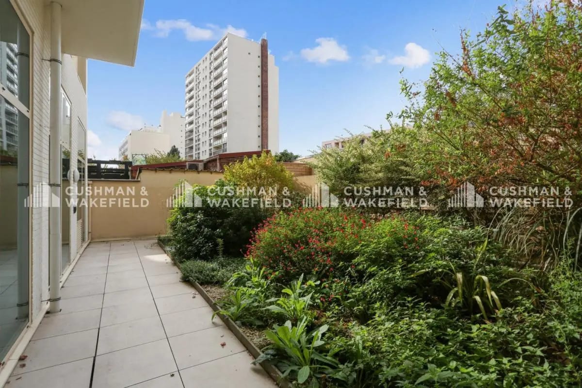 77 Rue Jean Bleuzen, Vanves à louer Photo de l’immeuble– Image 1 sur 6