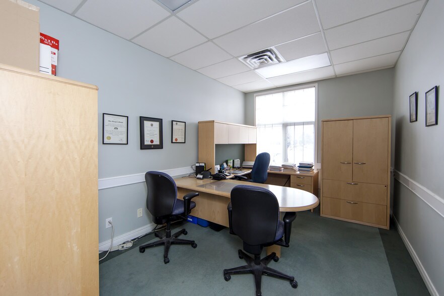 92 Centrepointe Dr, Ottawa, ON à louer - Photo intérieure – Image 2 sur 21