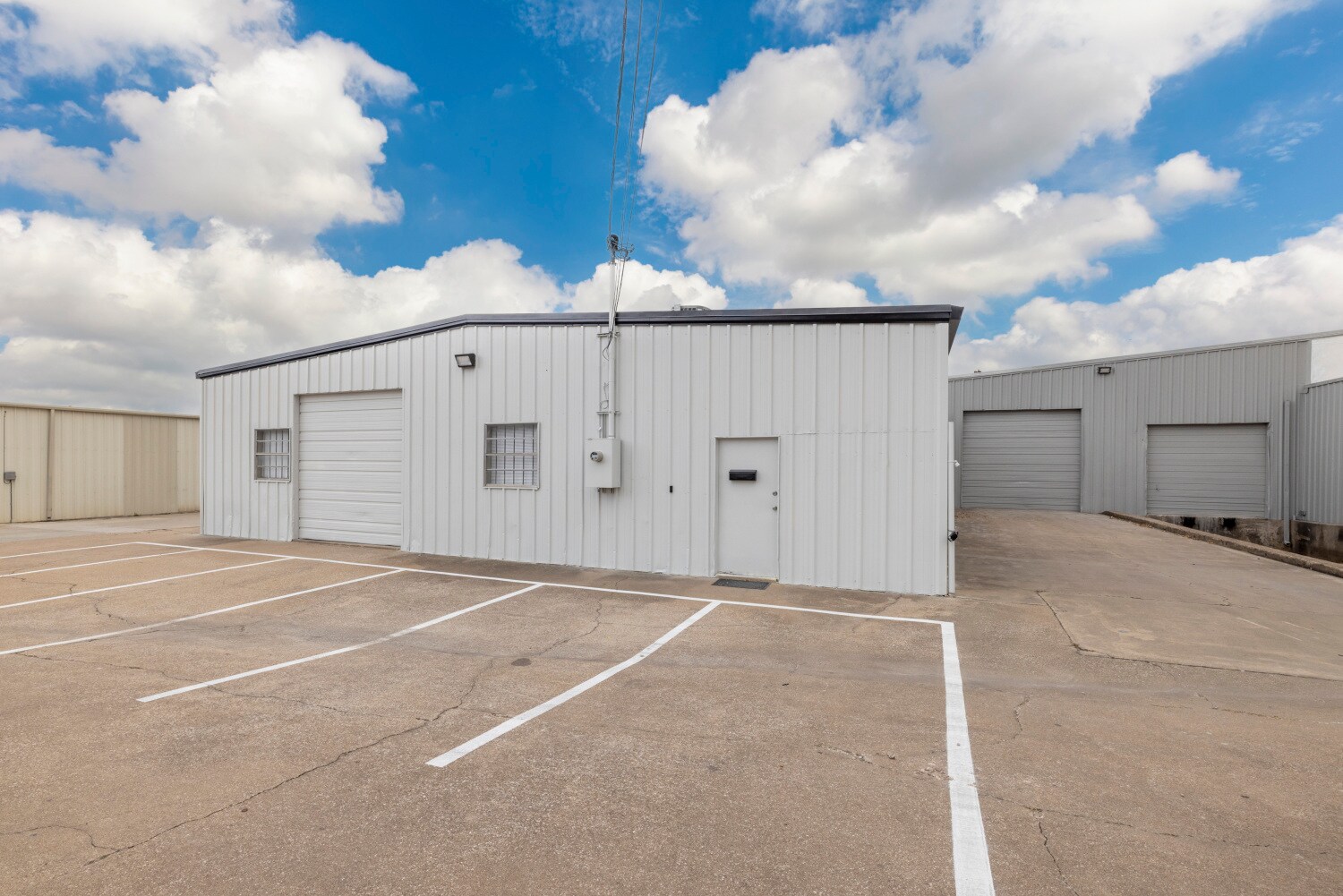 4400 Garland Dr, Haltom City, TX à louer Photo principale– Image 1 sur 14