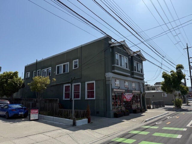 2333 Clement Ave, Alameda, CA à vendre - Photo de l’immeuble – Image 2 sur 21