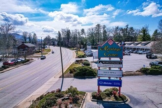 473 Hendersonville Rd, Asheville, NC à louer Photo intérieure– Image 2 sur 10