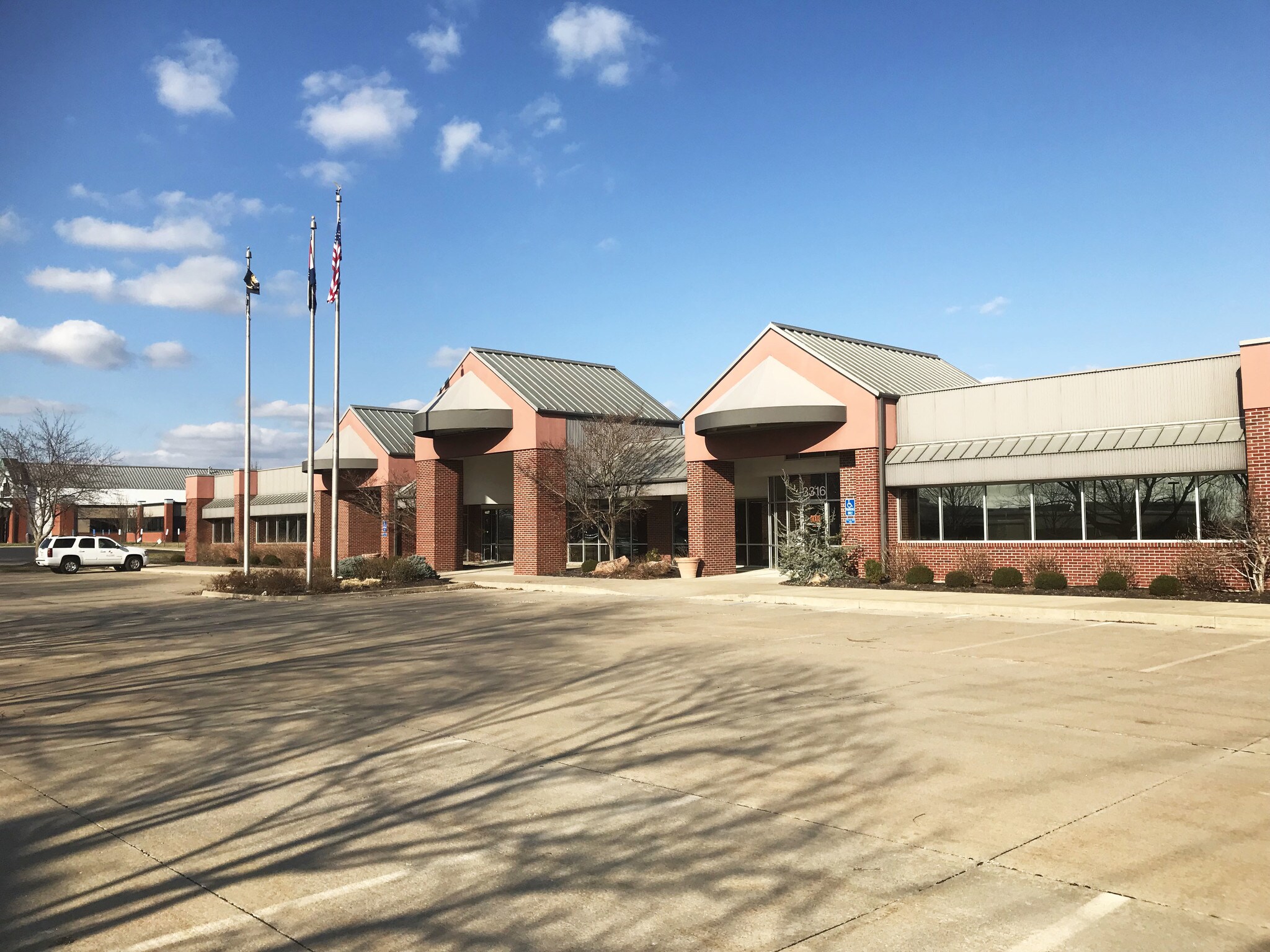 3316 Lemone Industrial Blvd, Columbia, MO à louer Photo principale– Image 1 sur 5