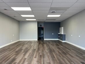 901-955 W Wise Rd, Schaumburg, IL à louer Photo intérieure– Image 1 sur 6