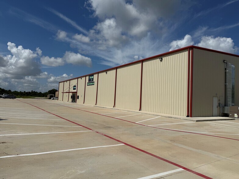 22719 Schiel Rd, Cypress, TX à louer - Photo de l’immeuble – Image 2 sur 8