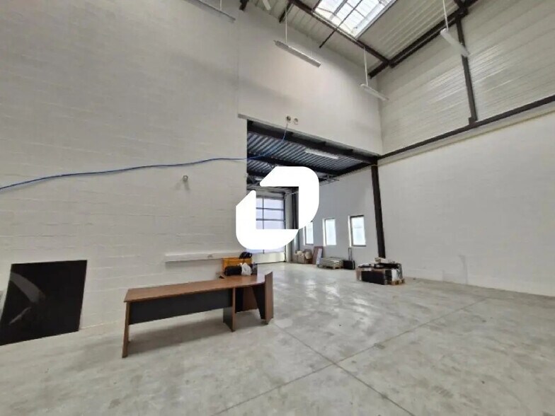 Local d’activités dans Collégien à louer - Photo intérieure – Image 2 sur 7