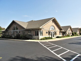 Plus de détails pour 2214 Huntington Dr N, Algonquin, IL - Bureau à vendre