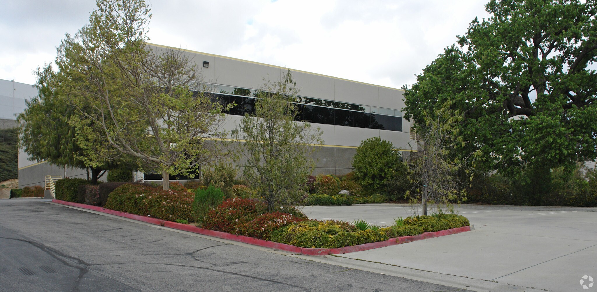 25167-25169 Anza Dr, Valencia, CA à vendre Photo principale– Image 1 sur 16