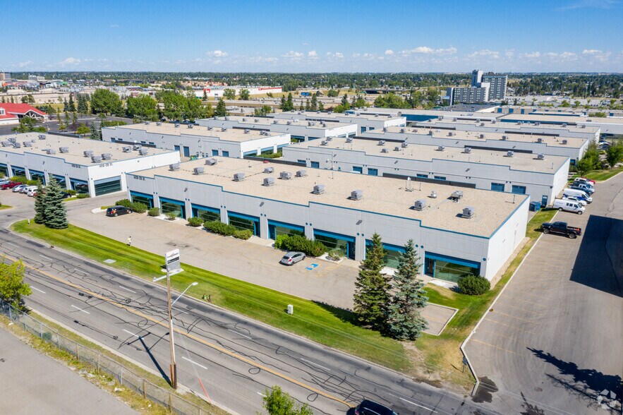 1420 28th St NE, Calgary, AB à louer - Aérien – Image 3 sur 3