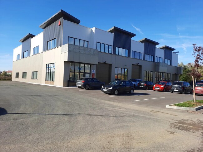 Plus de détails pour Local d’activités à vendre